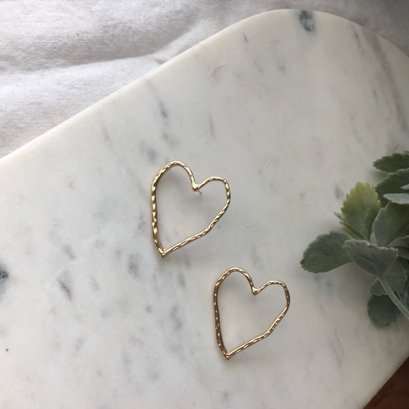 The Emijay - Textured Stud Heart Earrings - Picture 4 of 6